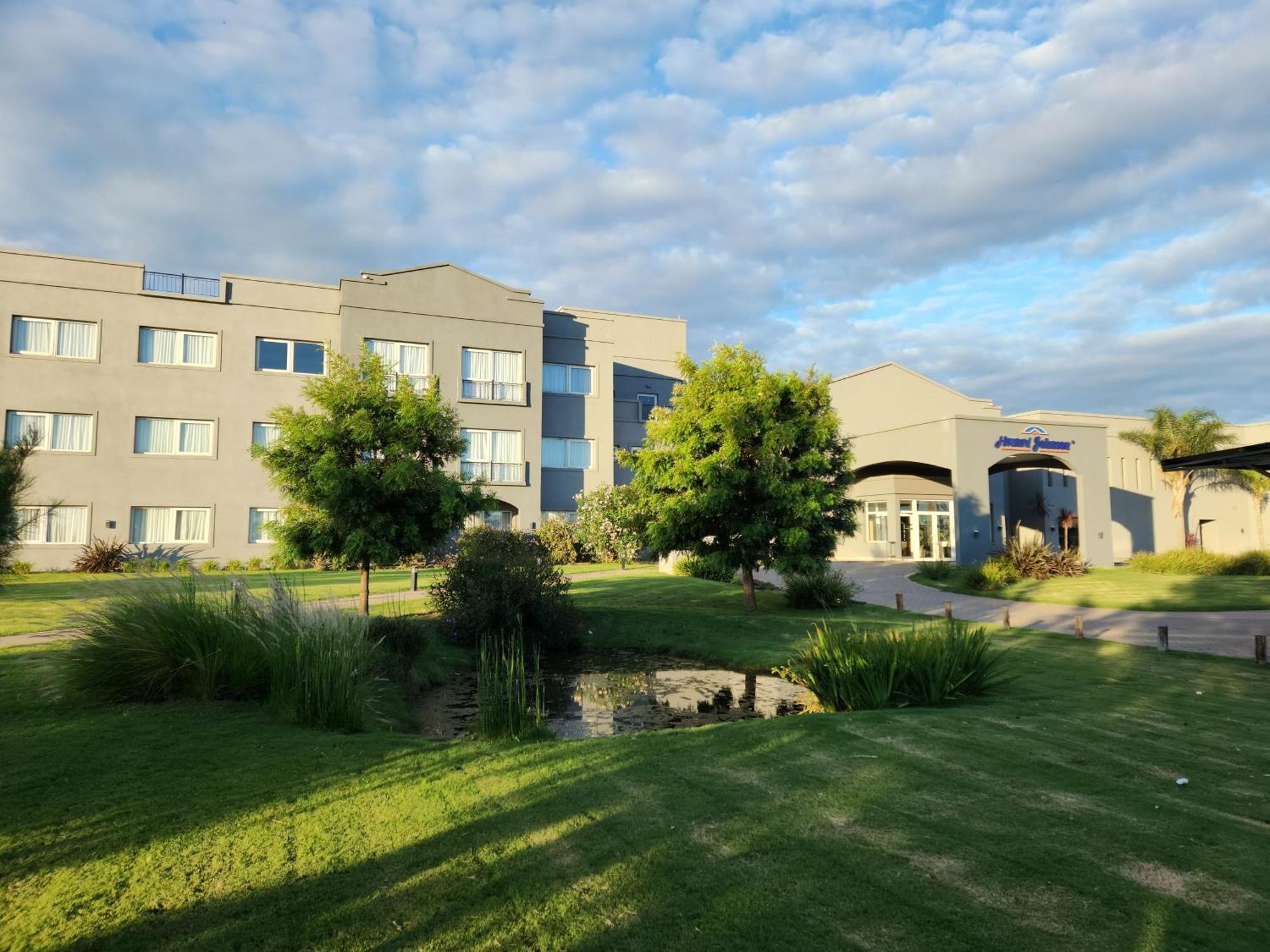 Howard Johnson Hotel & Resort Funes Ngoại thất bức ảnh