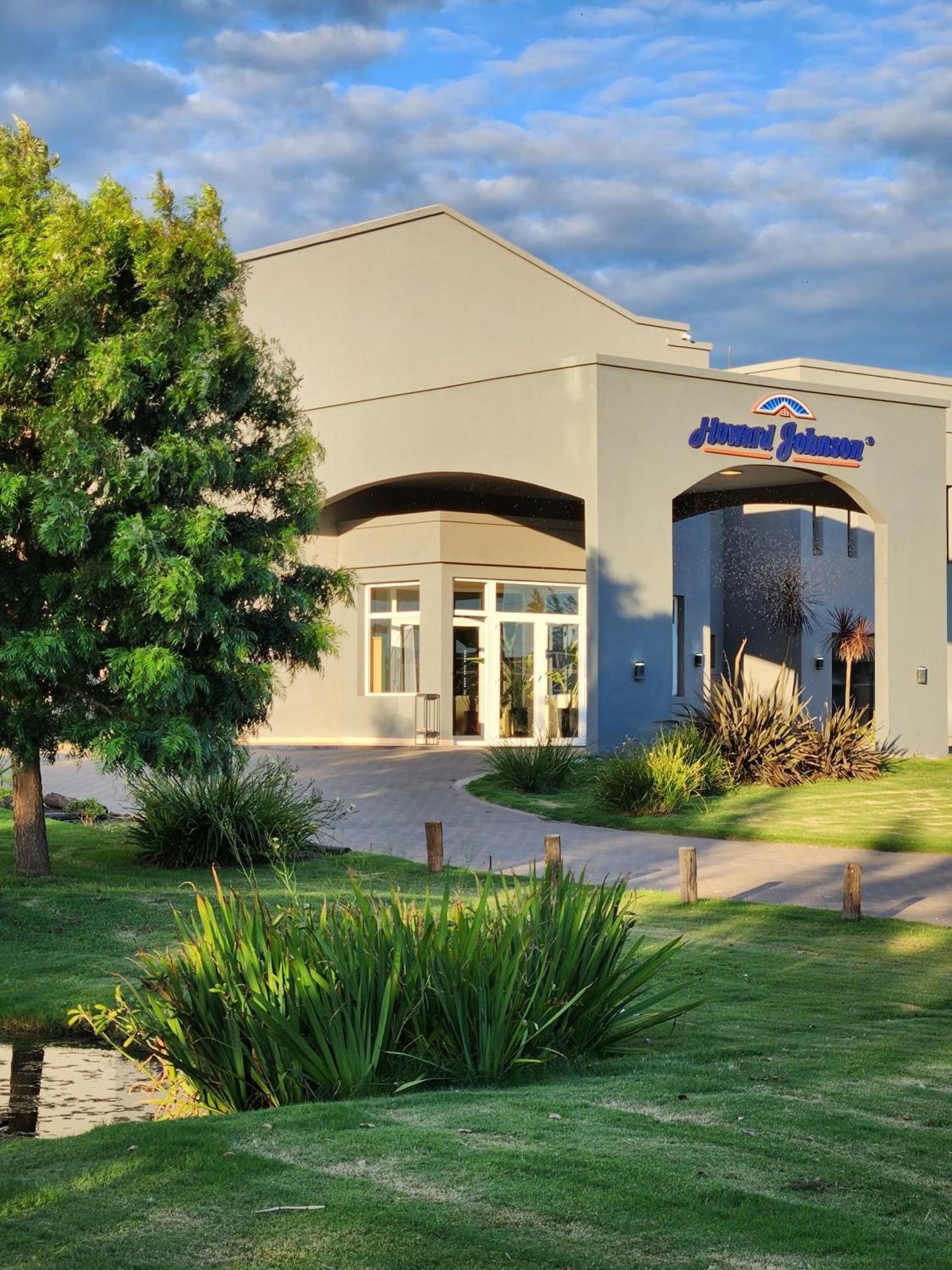 Howard Johnson Hotel & Resort Funes Ngoại thất bức ảnh