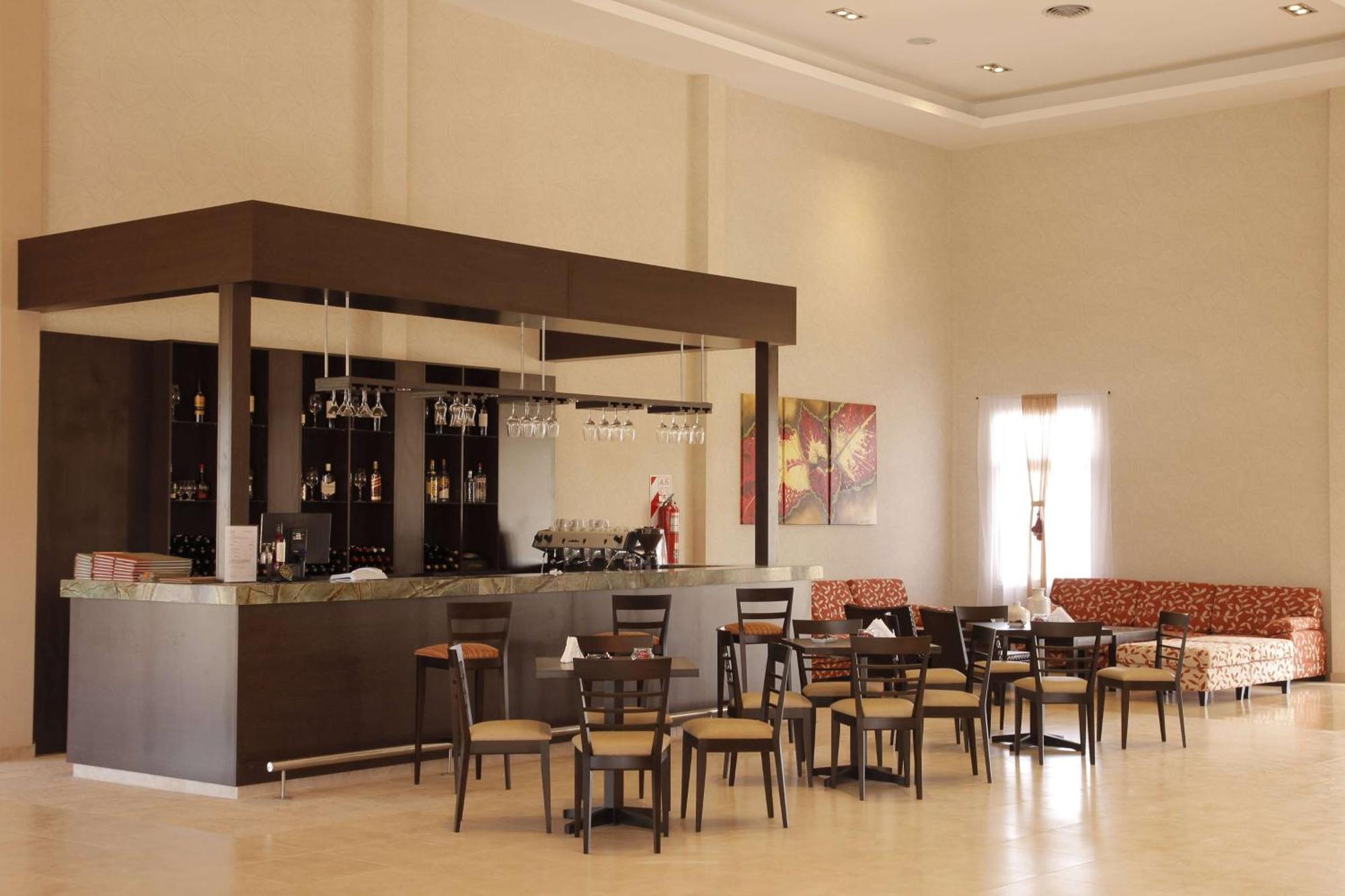 Howard Johnson Hotel & Resort Funes Ngoại thất bức ảnh