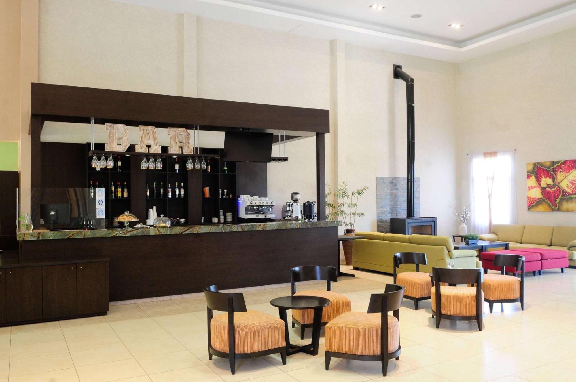 Howard Johnson Hotel & Resort Funes Ngoại thất bức ảnh