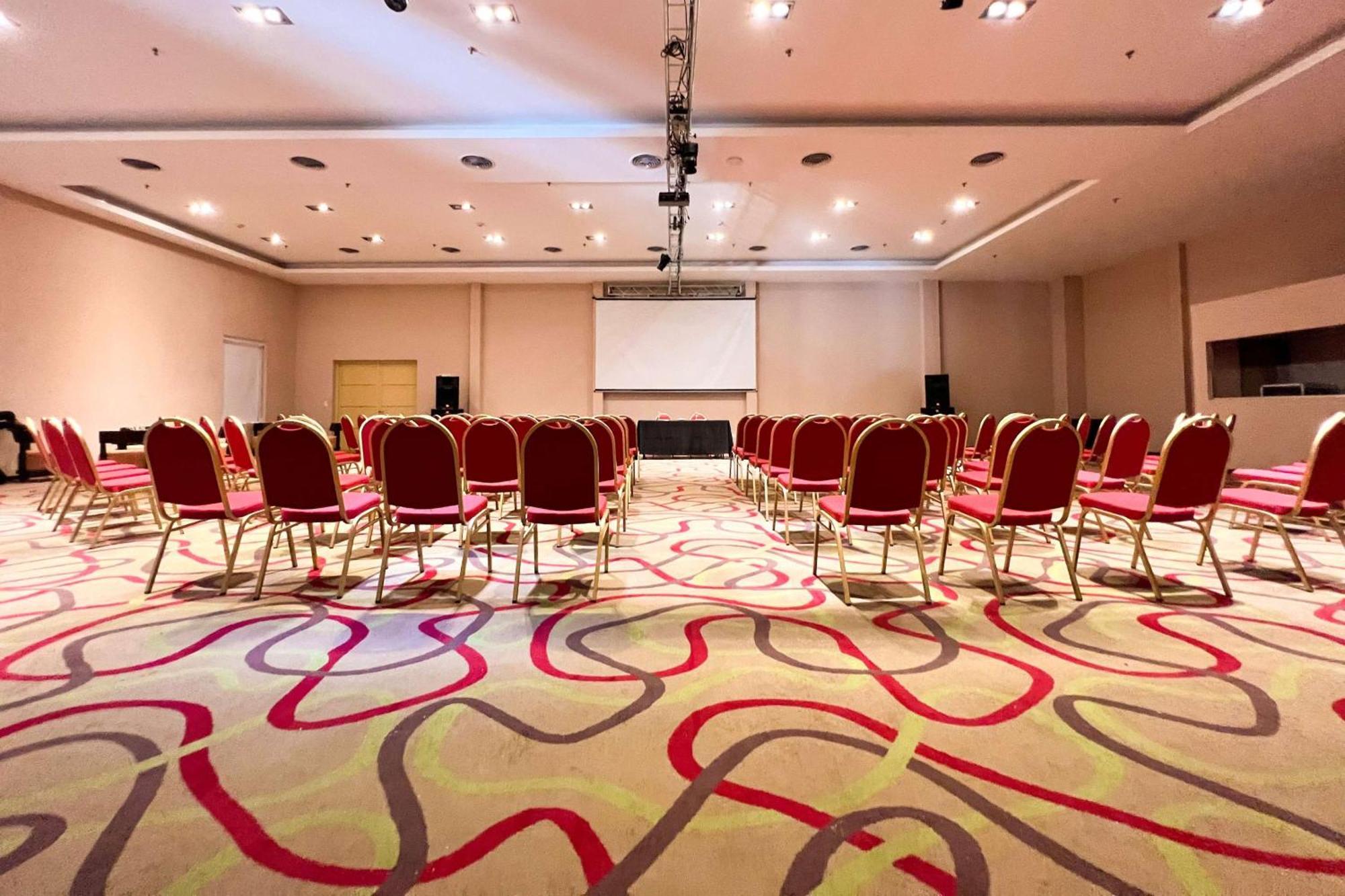 Howard Johnson Hotel & Resort Funes Ngoại thất bức ảnh