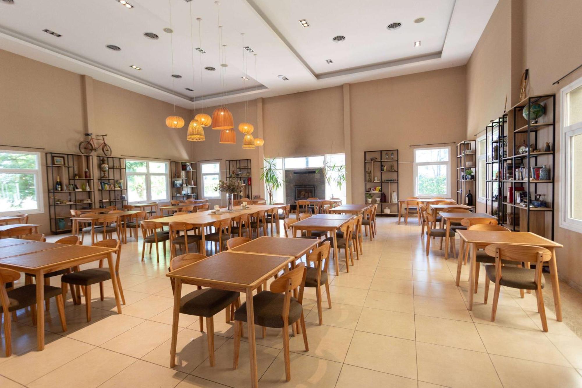 Howard Johnson Hotel & Resort Funes Ngoại thất bức ảnh