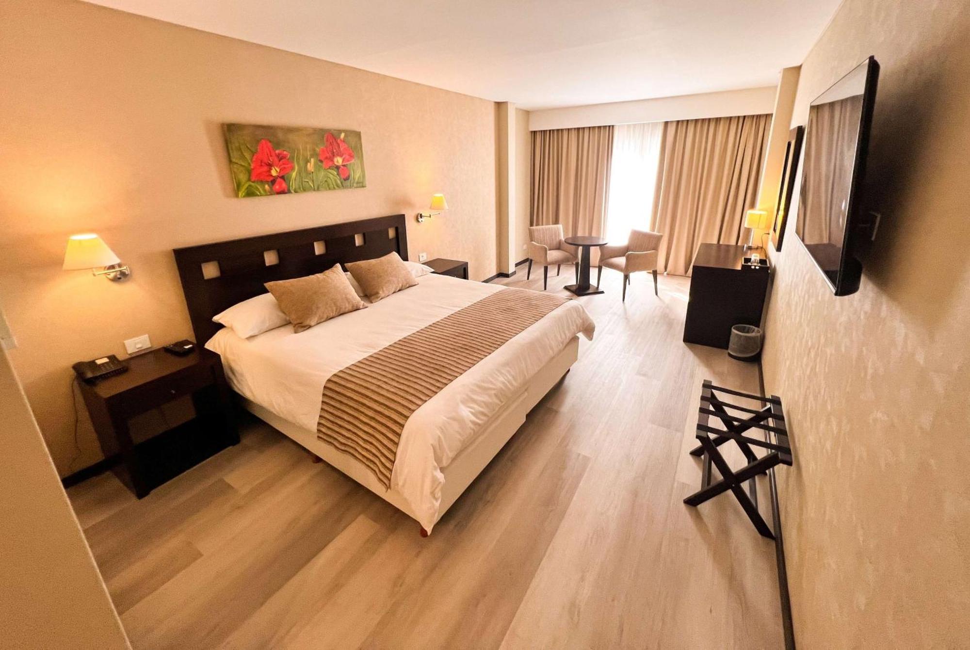 Howard Johnson Hotel & Resort Funes Ngoại thất bức ảnh