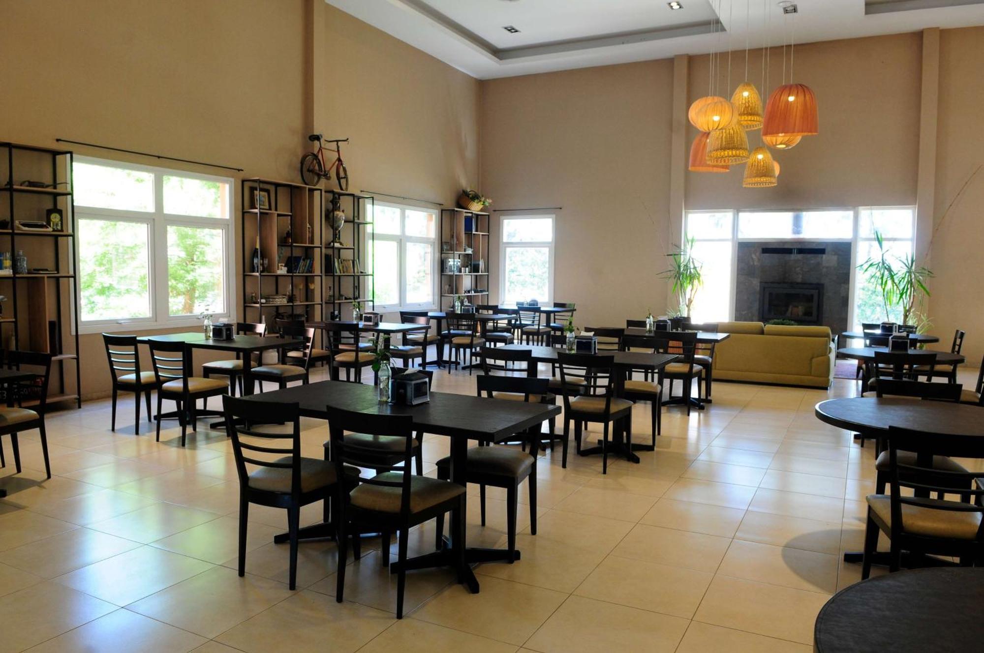 Howard Johnson Hotel & Resort Funes Ngoại thất bức ảnh