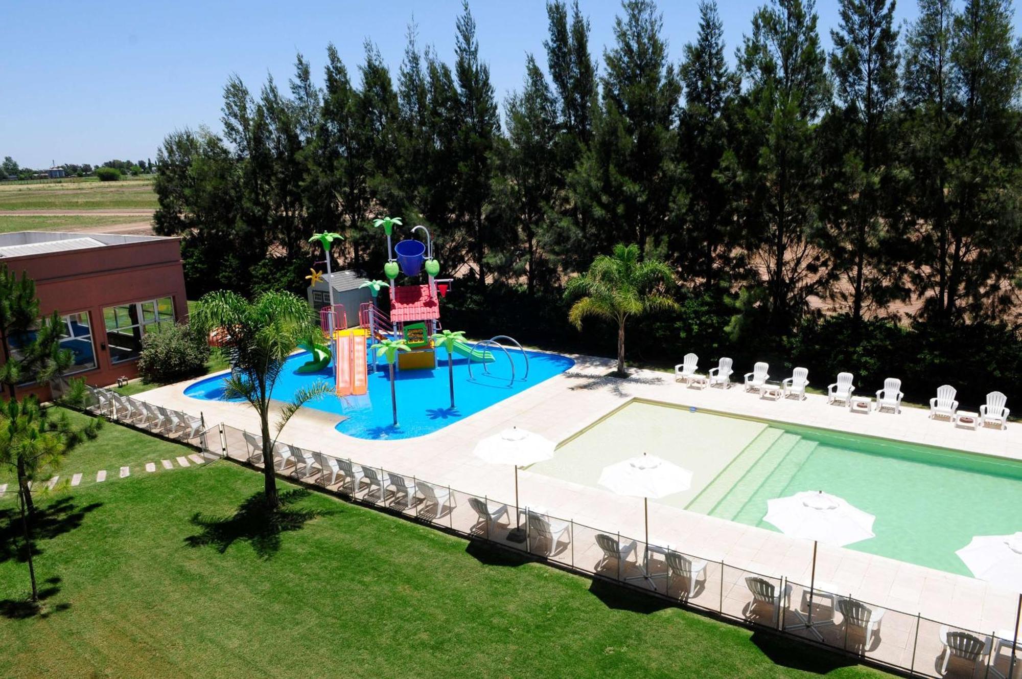 Howard Johnson Hotel & Resort Funes Ngoại thất bức ảnh