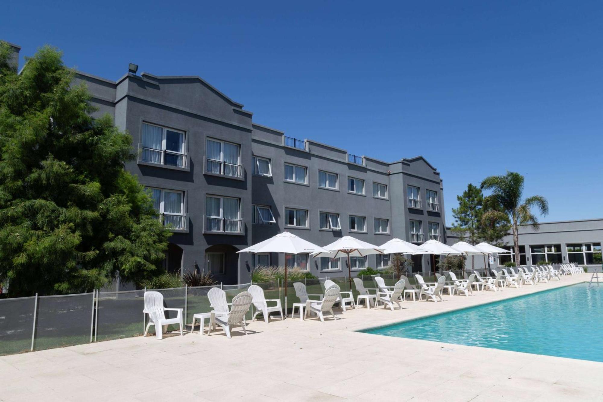 Howard Johnson Hotel & Resort Funes Ngoại thất bức ảnh